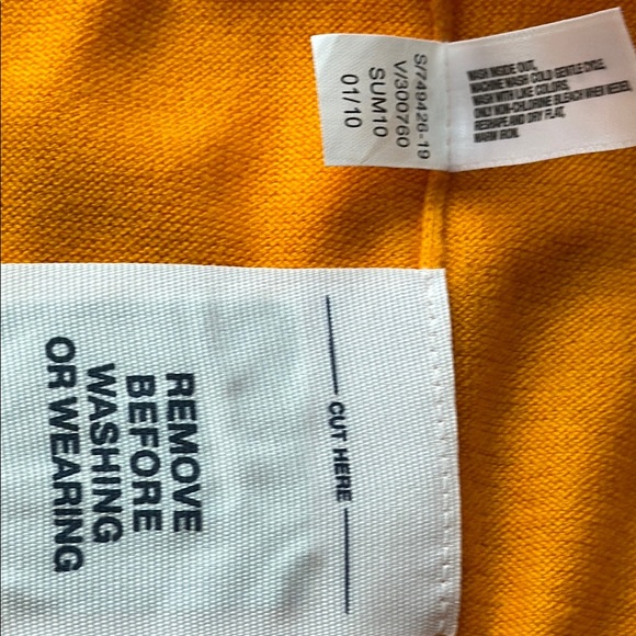 New GAP Vibrant Orange Cardigan Sweater NWOT - Picture 14 of 14
